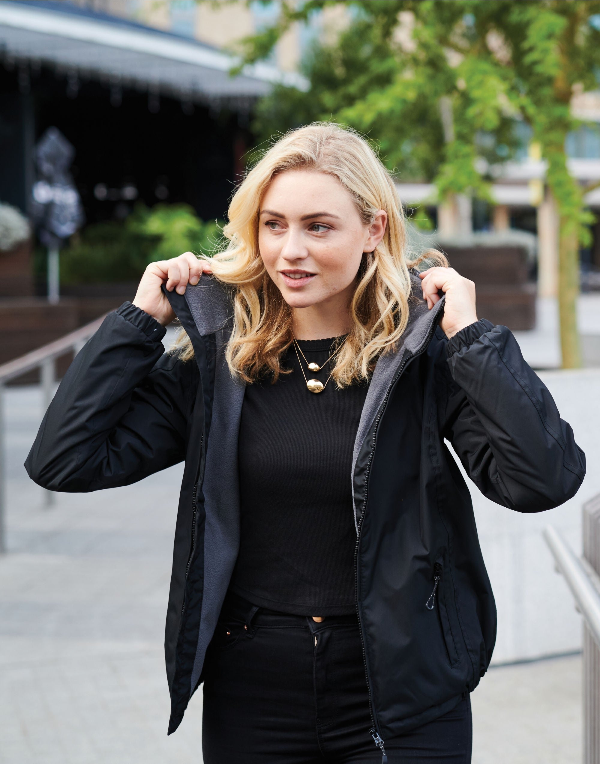 Cozy Comfort: The Warmest Women's Hoodies for Snug Style in 2025