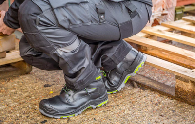 Top Apache Safety Shoes and Trainers for 2024: In-Depth Analysis