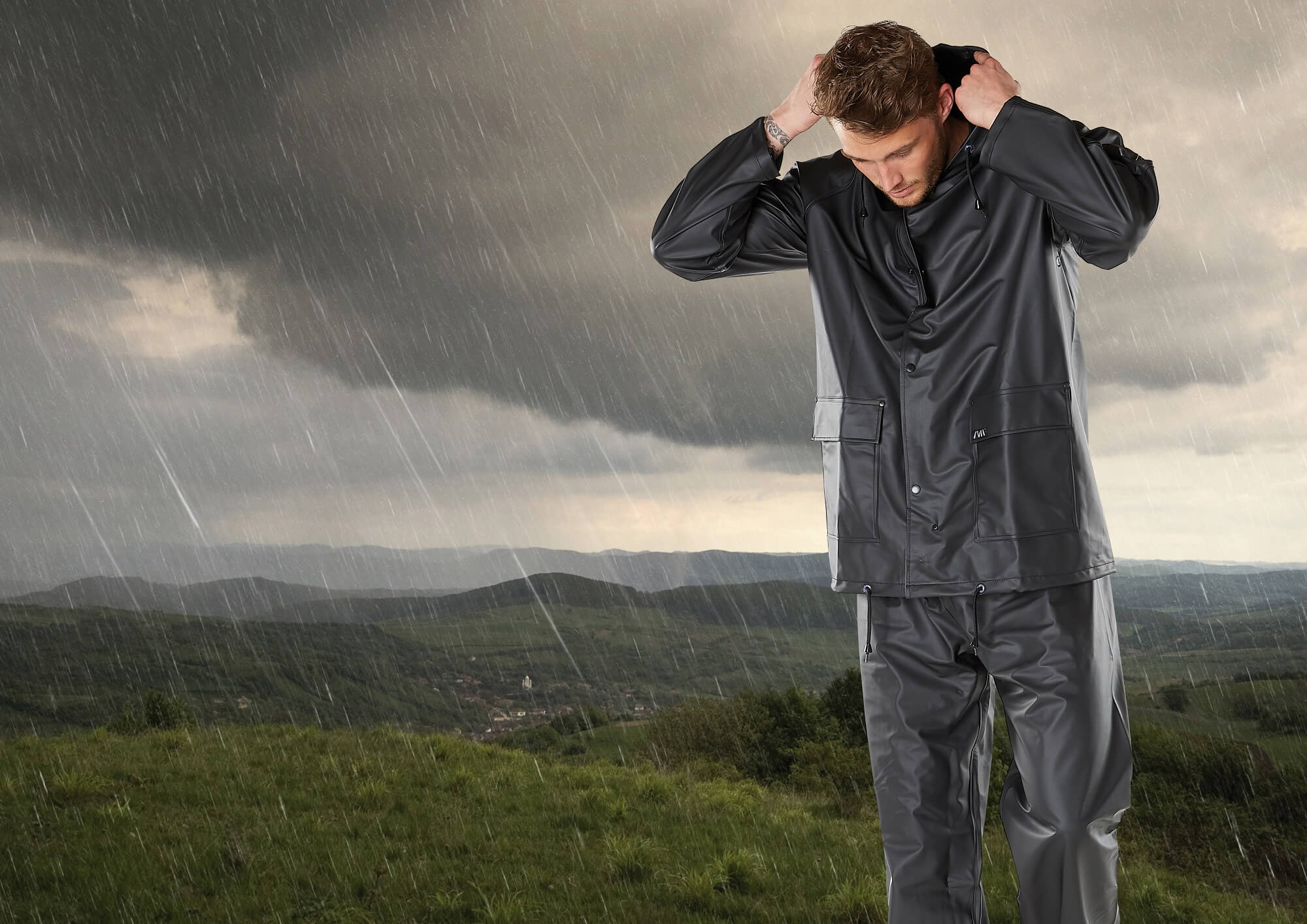 Top Waterproof Work Trousers for 2024: Essential Guide and Review