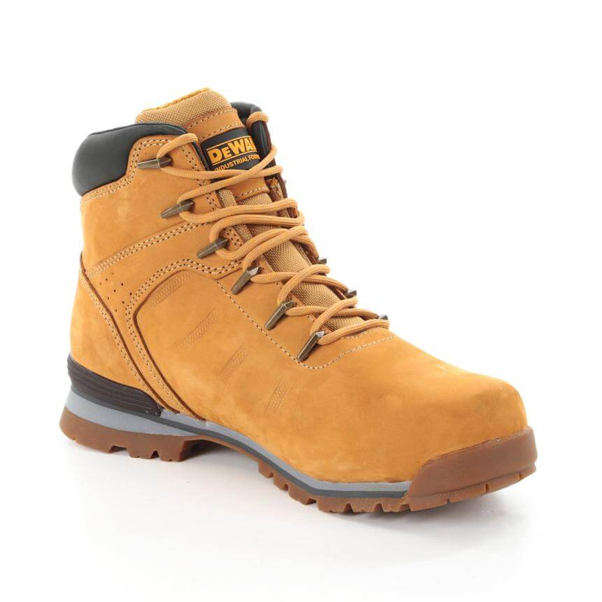 DeWalt Carlisle Special Offer Pack - DeWalt Carlisle Wheat Nubuck Lightweight Safety Boots + 3 Pairs Work Socks