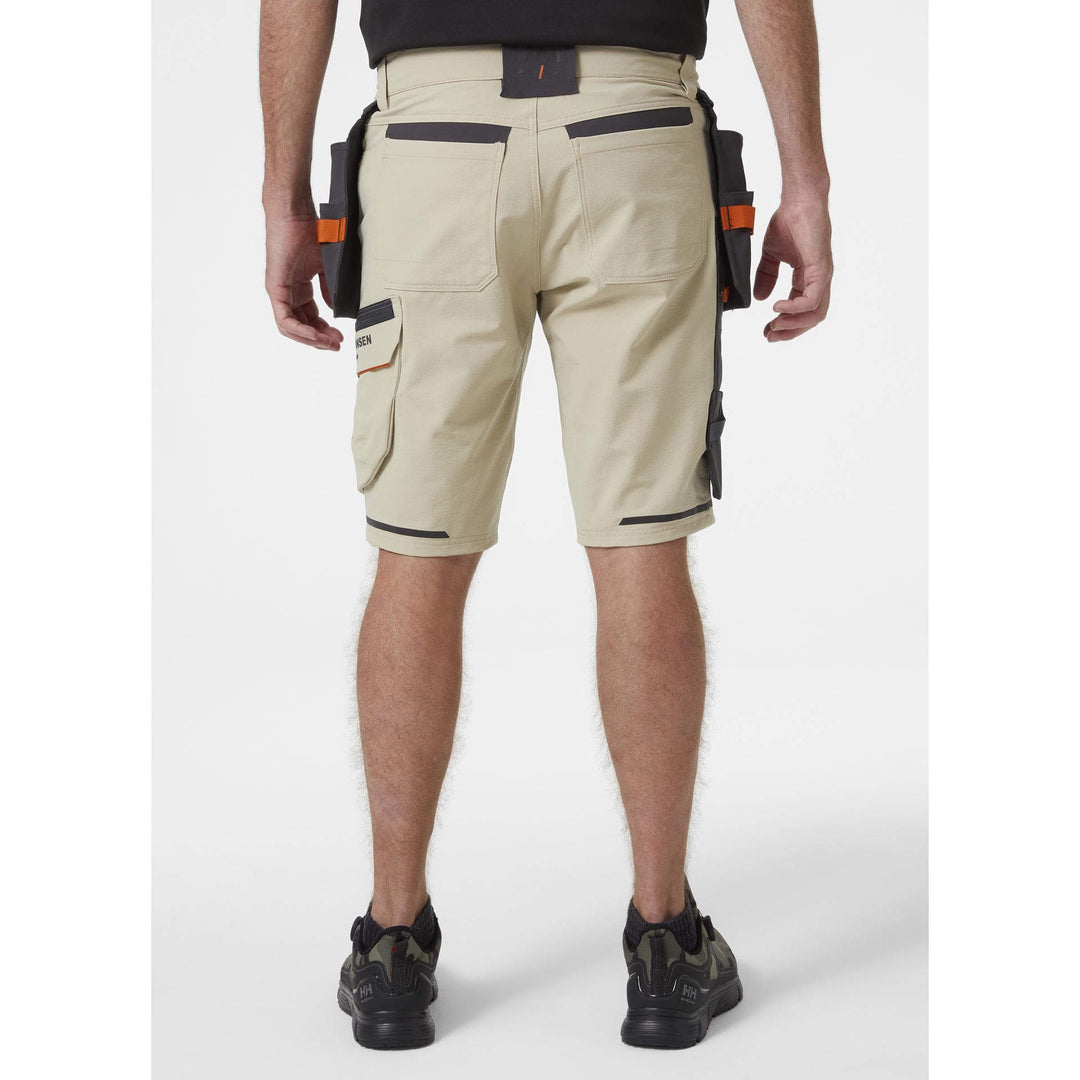 Helly Hansen Kensington Construction Shorts Stretch HH Sandy/Ebony 4 On Body 2#colour_hh-sandy-ebony