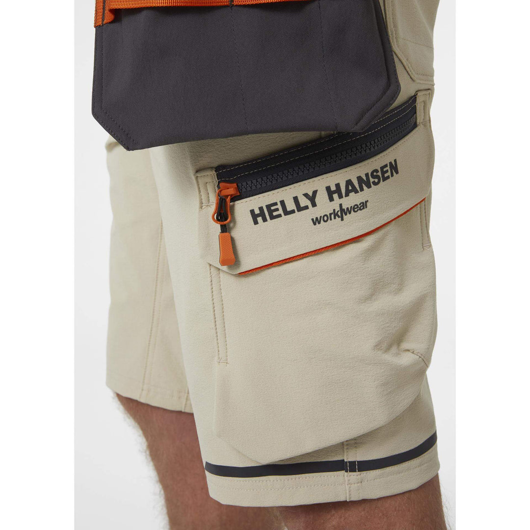 Helly Hansen Kensington Construction Shorts Stretch HH Sandy/Ebony 6 Feature 2#colour_hh-sandy-ebony