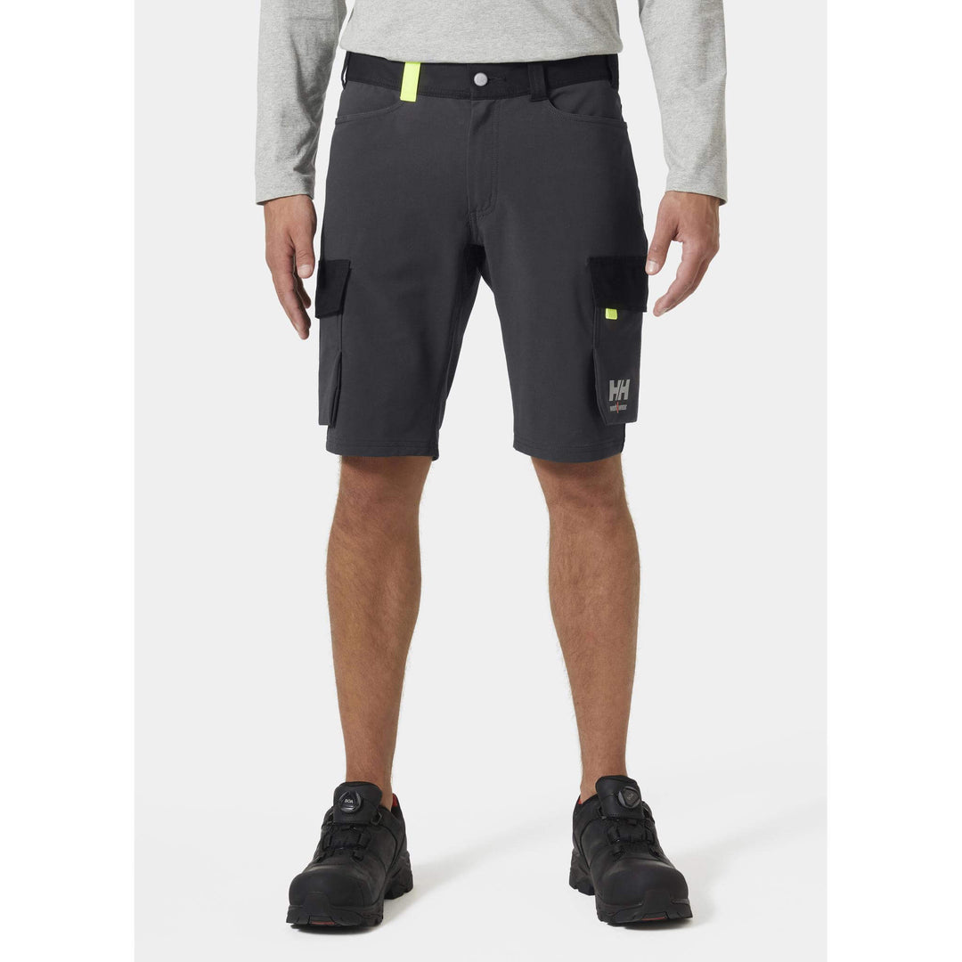 Helly Hansen Oxford 4X Lightweight 4-Way-Stretch Cargo Shorts Ebony/Black OnBody 1#colour_ebony-black