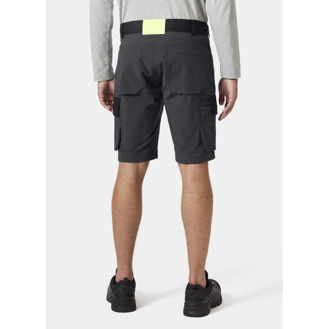 Helly Hansen Oxford 4X Lightweight 4-Way-Stretch Cargo Shorts Ebony/Black OnBody 2#colour_ebony-black