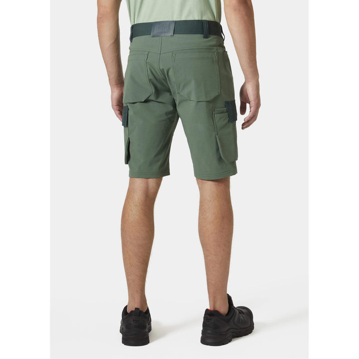 Helly Hansen Oxford 4X Lightweight 4-Way-Stretch Cargo Shorts Spruce/Darkest Spruce OnBody 2#colour_spruce-darkest-spruce