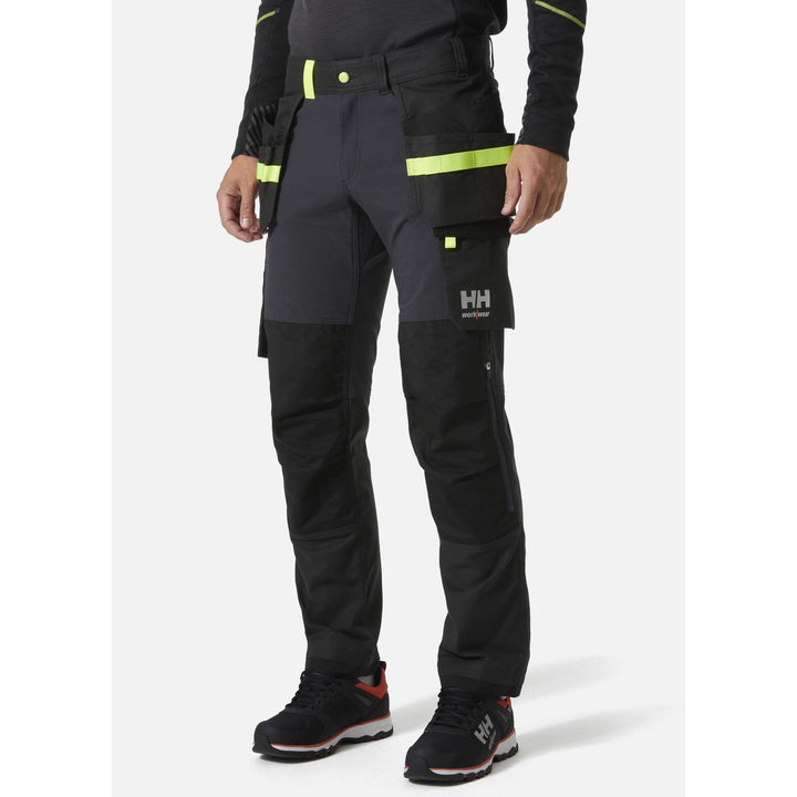 Helly Hansen Oxford 4X Stretch Construction Trousers Ebony/Black OnBody 1#colour_ebony-black