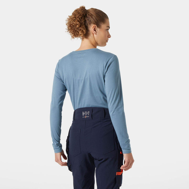 Helly Hansen Womens Classic HH Logo Longsleeve T-shirt Washed Navy OnBody 2#colour_washed-navy