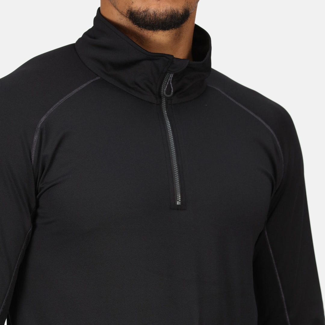 Regatta Professional Core Stretch Quarter Zip Mid Layer Sweatshirt Classic Blk Model 4#colour_classic-blk