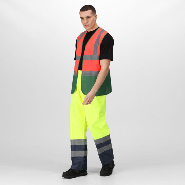 Regatta Professional Hi-Vis Pro 2-Tone Vest Fluro Red/Medical Green Model 3#colour_fluro-red-medical-green