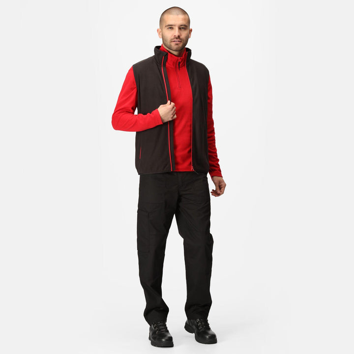 Regatta Professional Navigate Fleece Bodywarmer Black/Classic Red Model 3#colour_black-classic-red