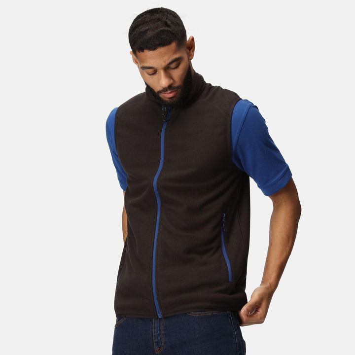 Regatta Professional Navigate Fleece Bodywarmer Black/New Royal Model 1#colour_black-new-royal