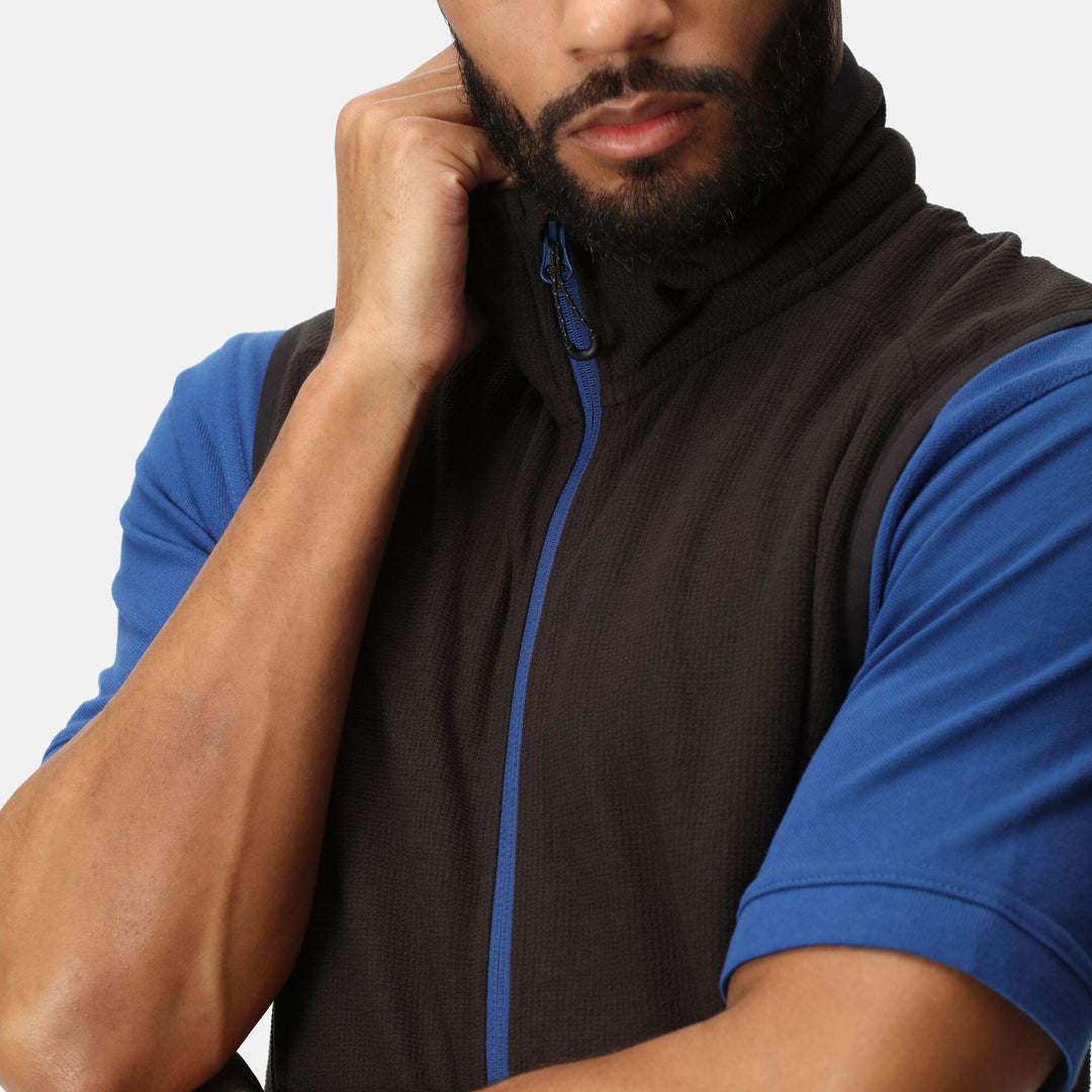 Regatta Professional Navigate Fleece Bodywarmer Black/New Royal Model 4#colour_black-new-royal