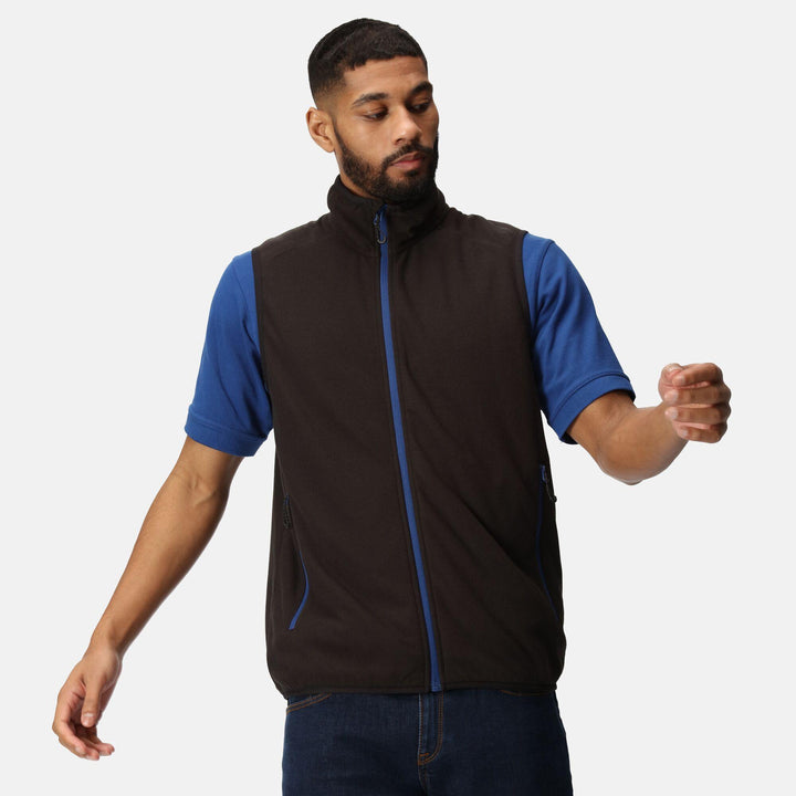 Regatta Professional Navigate Fleece Bodywarmer Black/New Royal Model 6#colour_black-new-royal