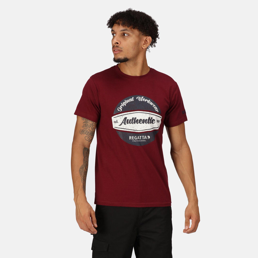 Regatta Professional Original Workwear T-Shirt Burgundy Model 1#colour_burgundy