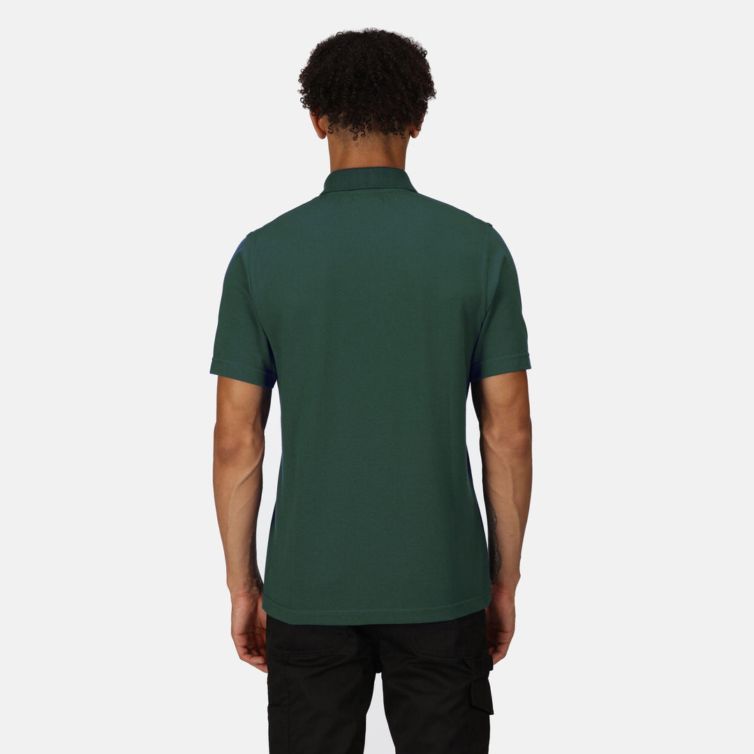 Regatta Professional Pro 65/35 Short Sleeve Polo Shirt Dark Green Model 2#colour_dark-green