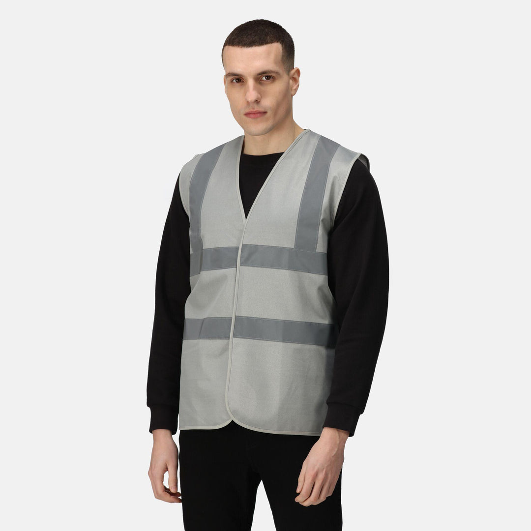 Regatta Professional Pro Identity Reflective Vest Seal Grey Model 1#colour_seal-grey