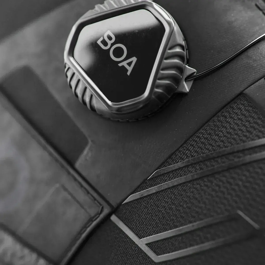 Solid Gear 16001 Bound Black Detail1 Square #colour_black