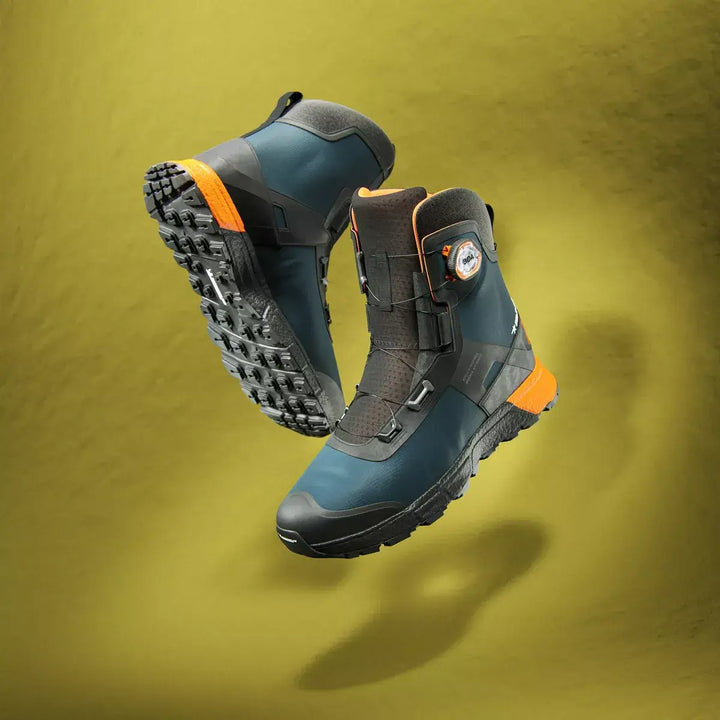 Solid Gear 16006 Bound GTX High BLU ORG Navy Orange Hero1 Square #colour_navy-orange