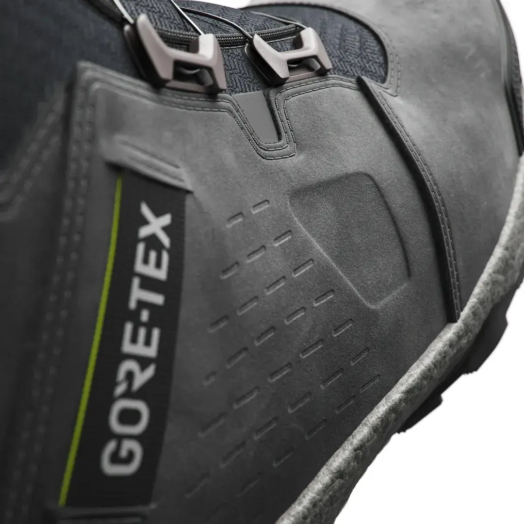 Solid Gear 80015 Vapor 3 GTX High Black Detail3 Square #colour_black