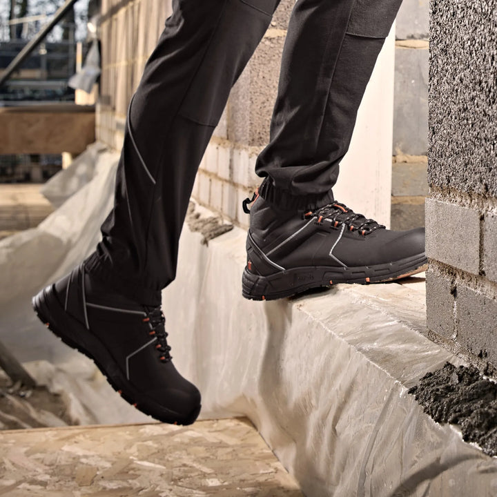 Scruffs Coldwell S3L ESD Lightweight Boots Black — Product Detail 407 