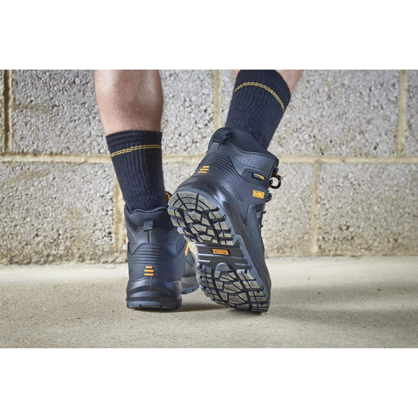 DeWalt Douglas Black Waterproof Safety Boots Workweargurus dewalt-douglas-black-waterproof-safety-boots-workweargurus