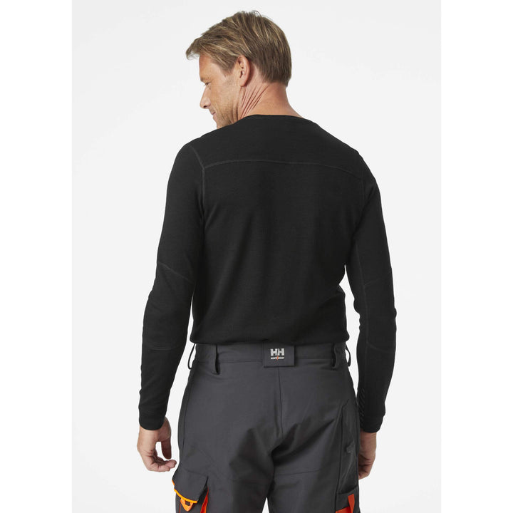 Helly Hansen Lifa Baselayer Merino Crewneck Long Sleeve Shirt Black 4 On Body 2#colour_black