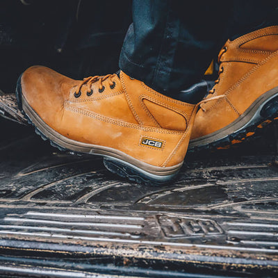 JCB Workmax Safety Boots Honey Lifestyle 1#colour_honey